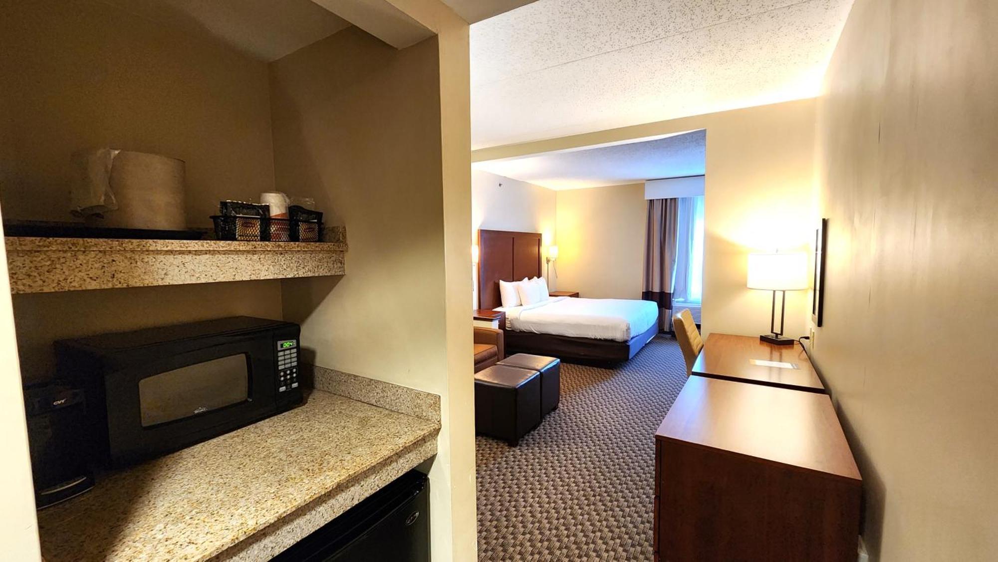 Comfort Inn & Suites Mount Pocono Oda fotoğraf
